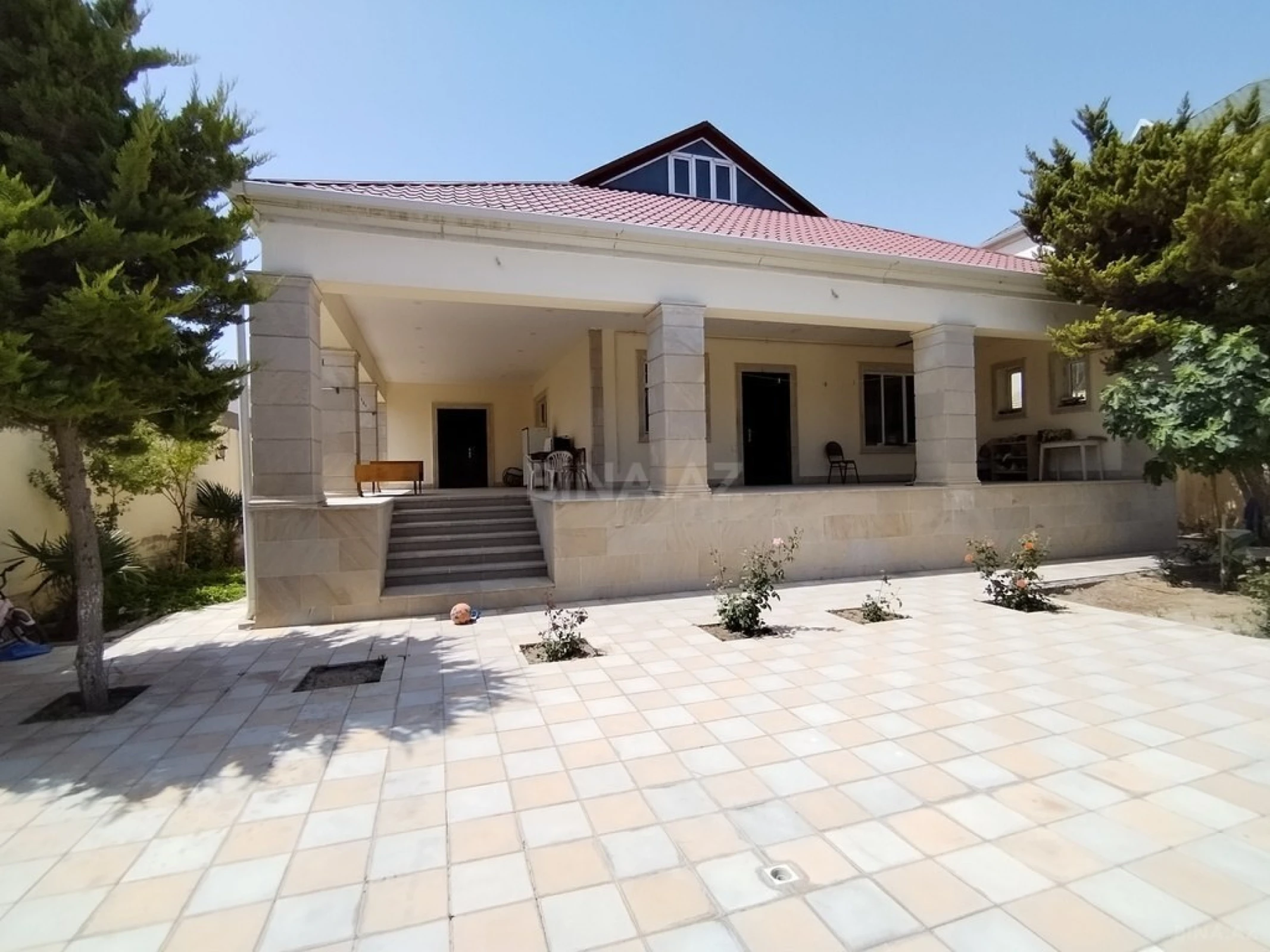 Satılır 5 otaqlı həyət evi 145 m²