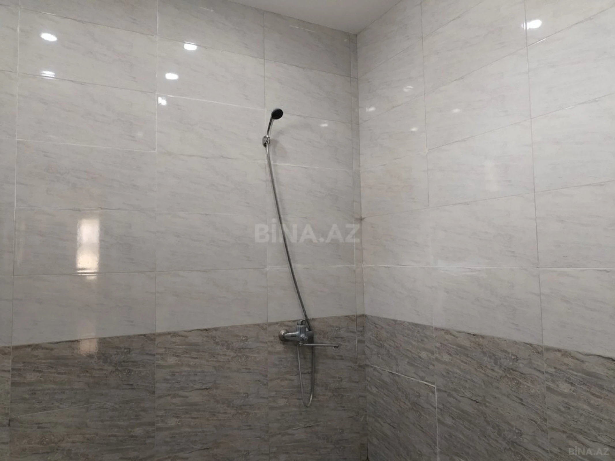 Satılır 5 otaqlı həyət evi 145 m²