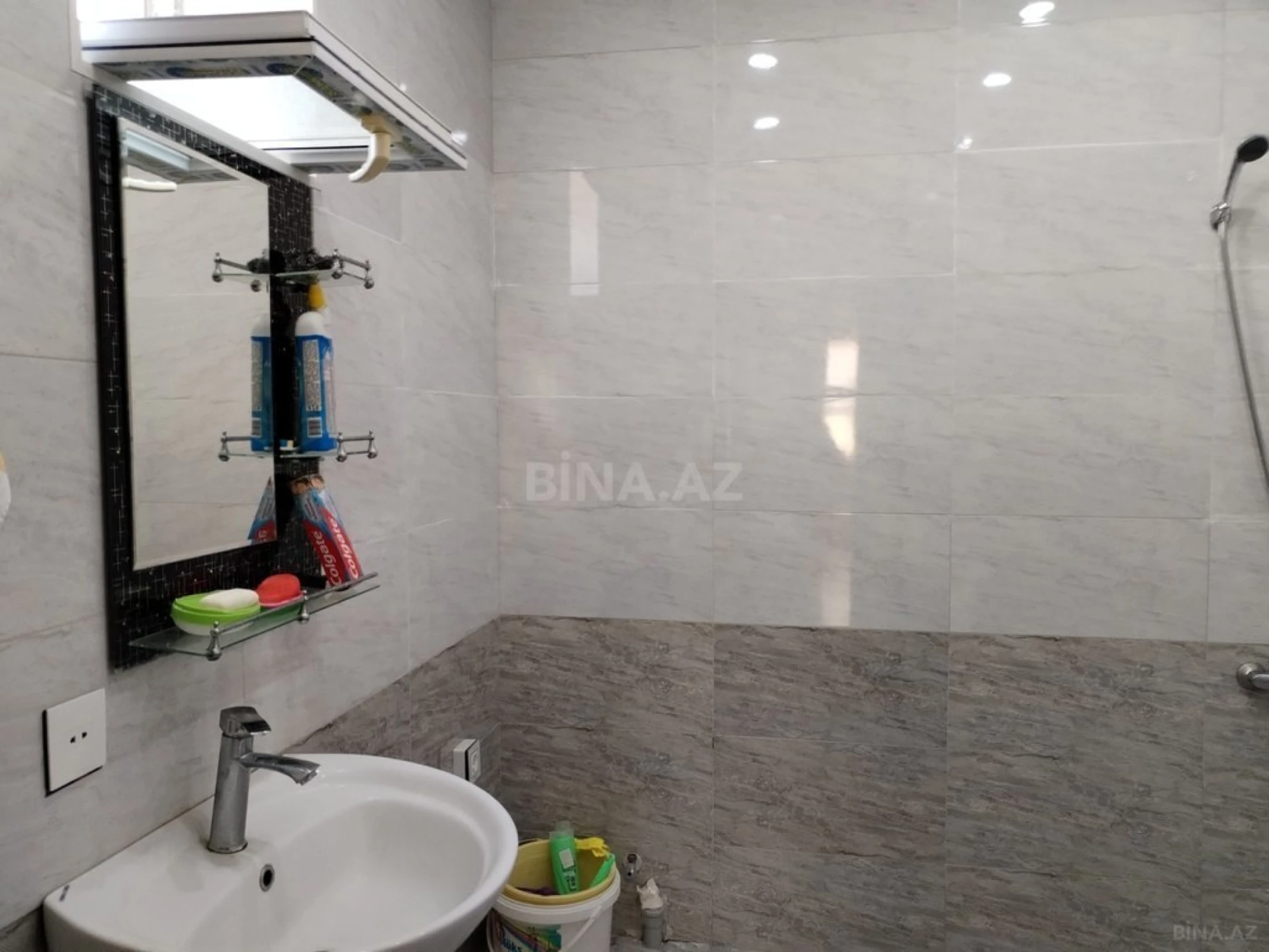 Satılır 5 otaqlı həyət evi 145 m²