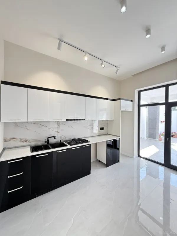 Satılır 4 otaqlı həyət evi 135 m²