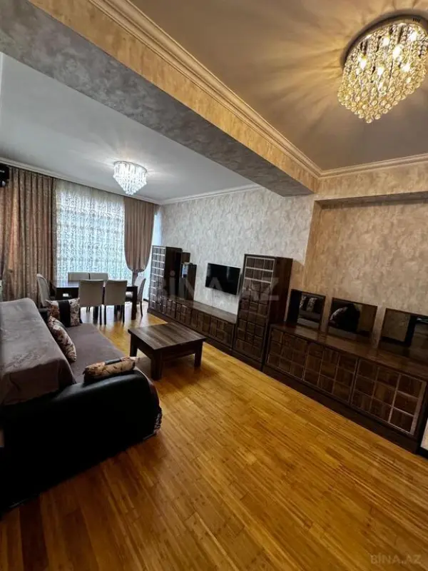 Kirayə verilir 2 otaqlı mənzil 75 m²