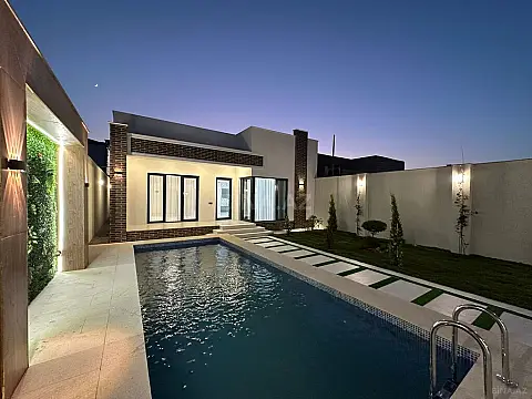 Satılır 4 otaqlı həyət evi 140 m²