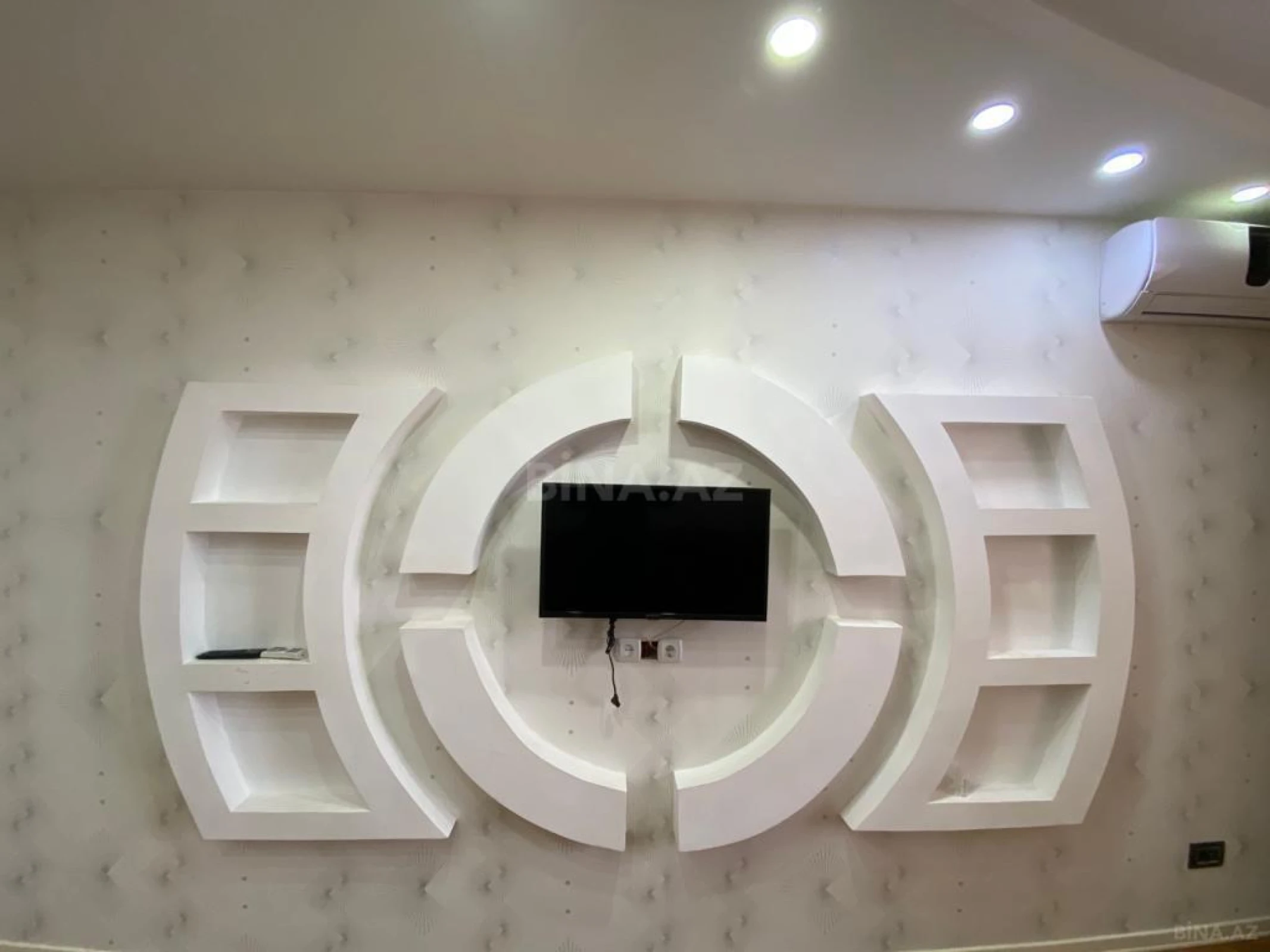 Kirayə verilir 2 otaqlı mənzil 80 m²