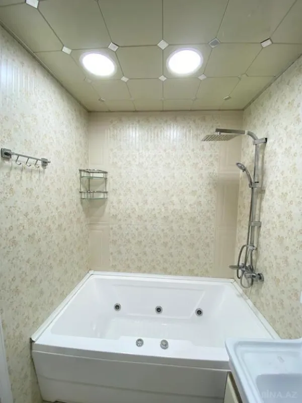 Kirayə verilir 2 otaqlı mənzil 80 m²