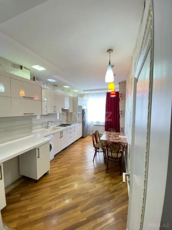 Kirayə verilir 2 otaqlı mənzil 80 m²