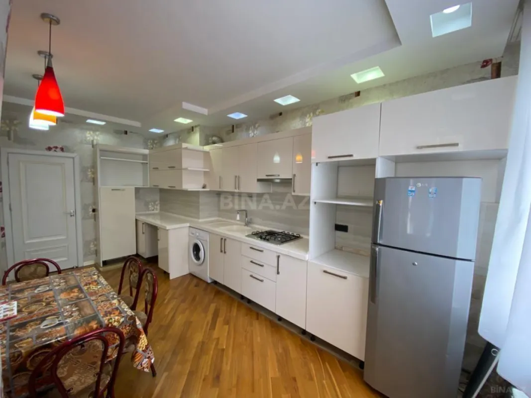 Kirayə verilir 2 otaqlı mənzil 80 m²