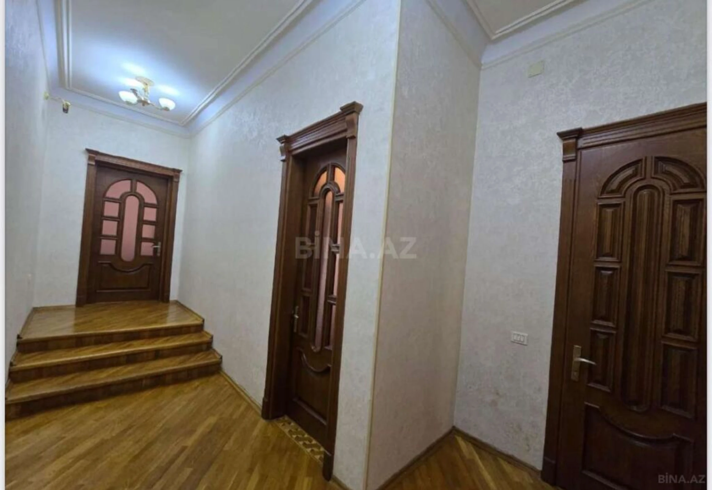 Satılır 12 otaqlı həyət evi 960 m²