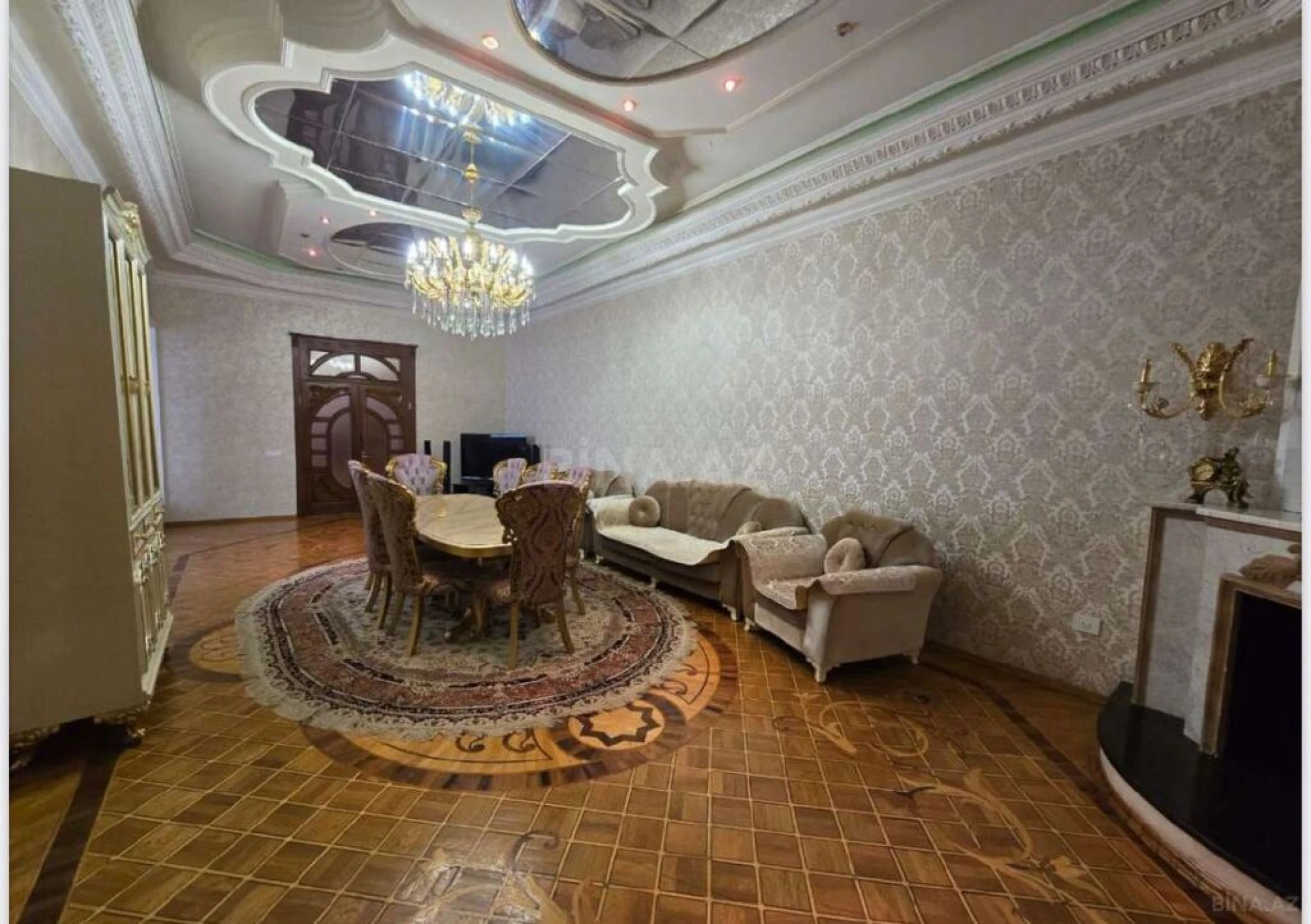 Satılır 12 otaqlı həyət evi 960 m²