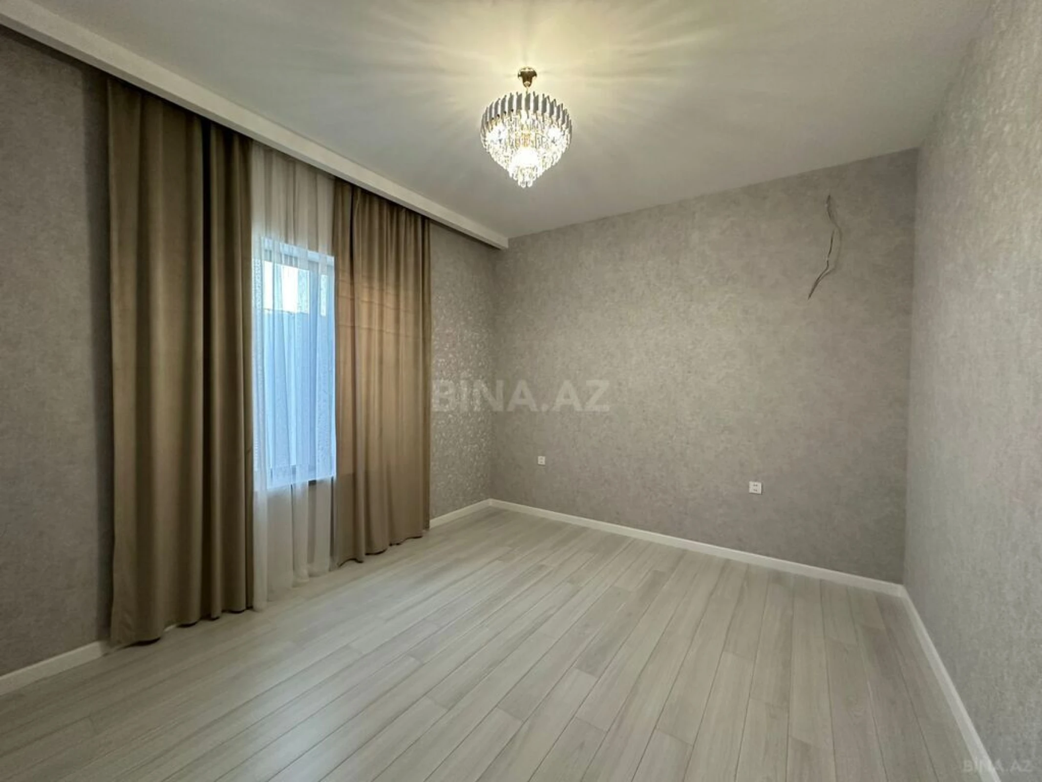 Satılır 4 otaqlı həyət evi 160 m²