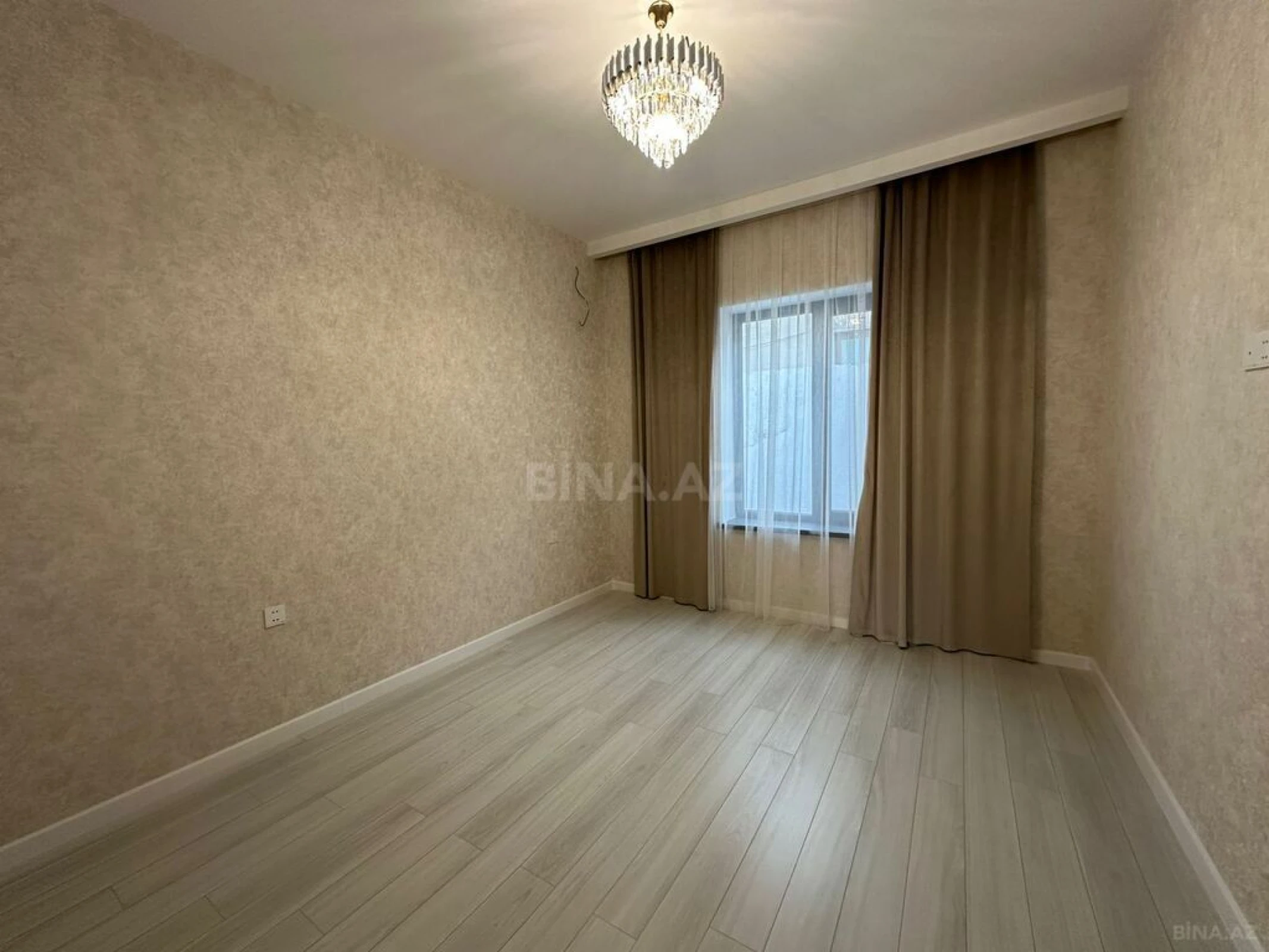 Satılır 4 otaqlı həyət evi 160 m²