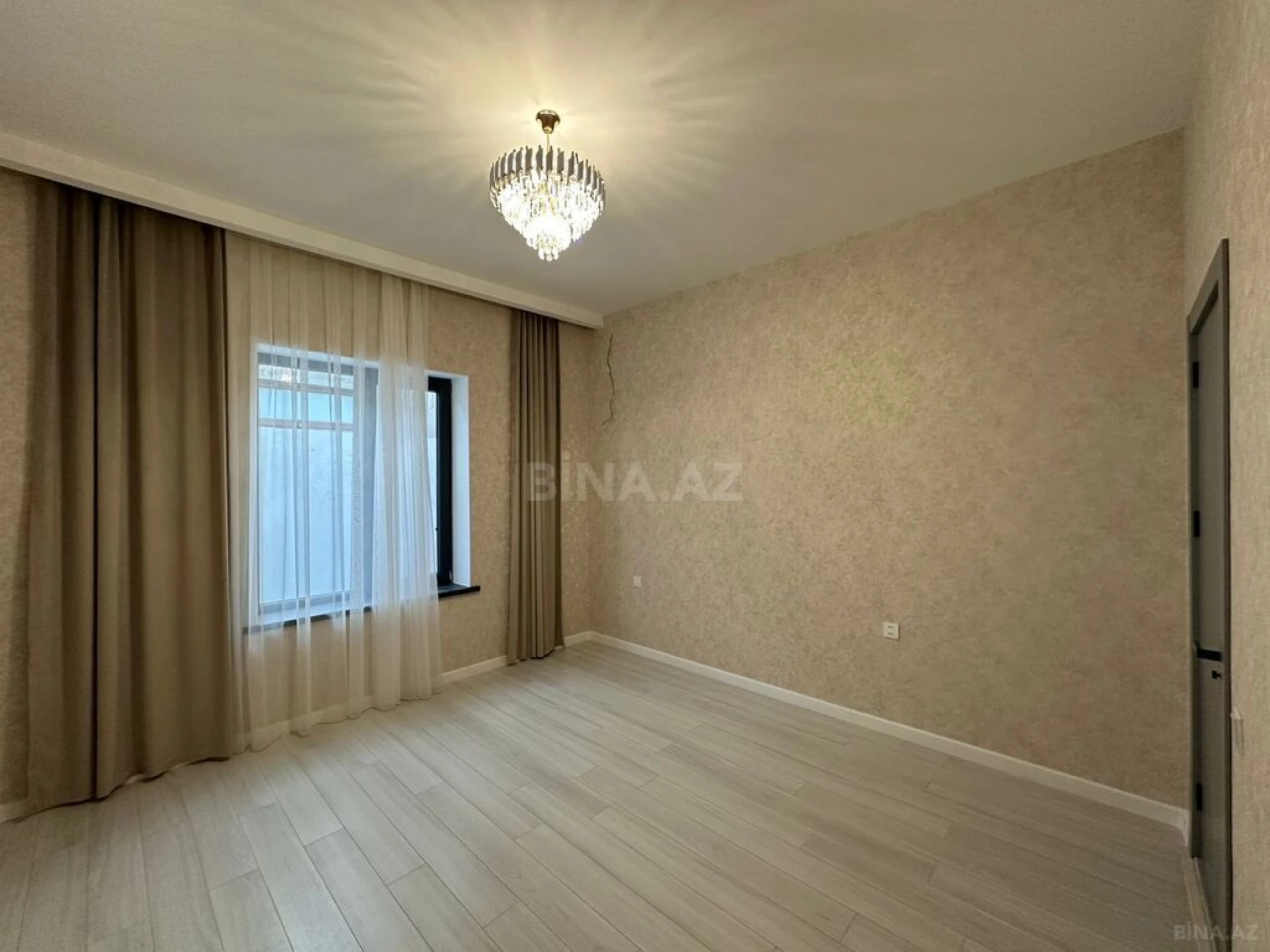 Satılır 4 otaqlı həyət evi 160 m²