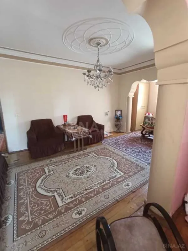 Satılır 4 otaqlı mənzil 85 m²