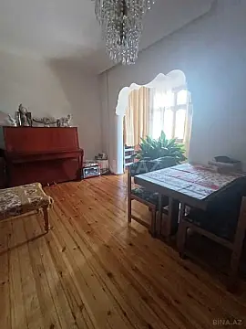 Satılır 4 otaqlı mənzil 85 m²