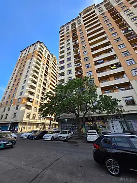 Satılır 4 otaqlı mənzil 165 m²
