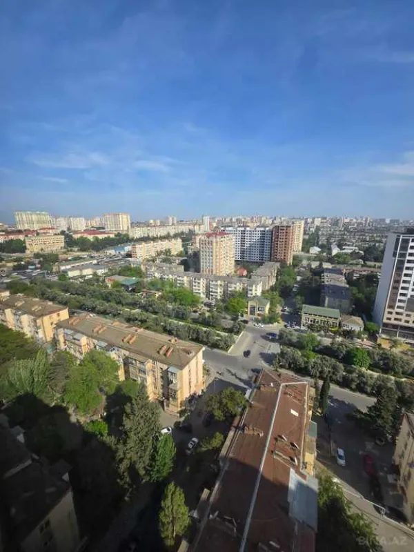 Satılır 4 otaqlı mənzil 165 m²