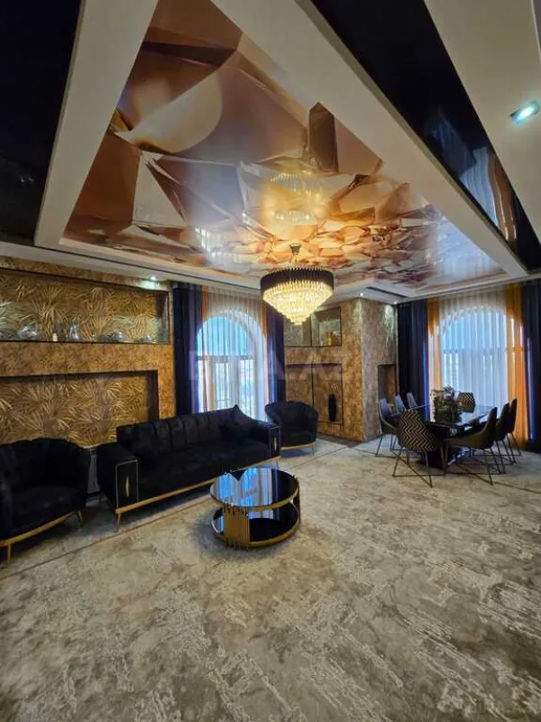 Satılır 4 otaqlı mənzil 165 m²