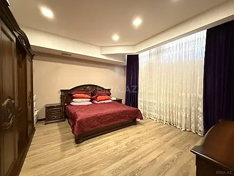 Satılır 8 otaqlı həyət evi 500 m²