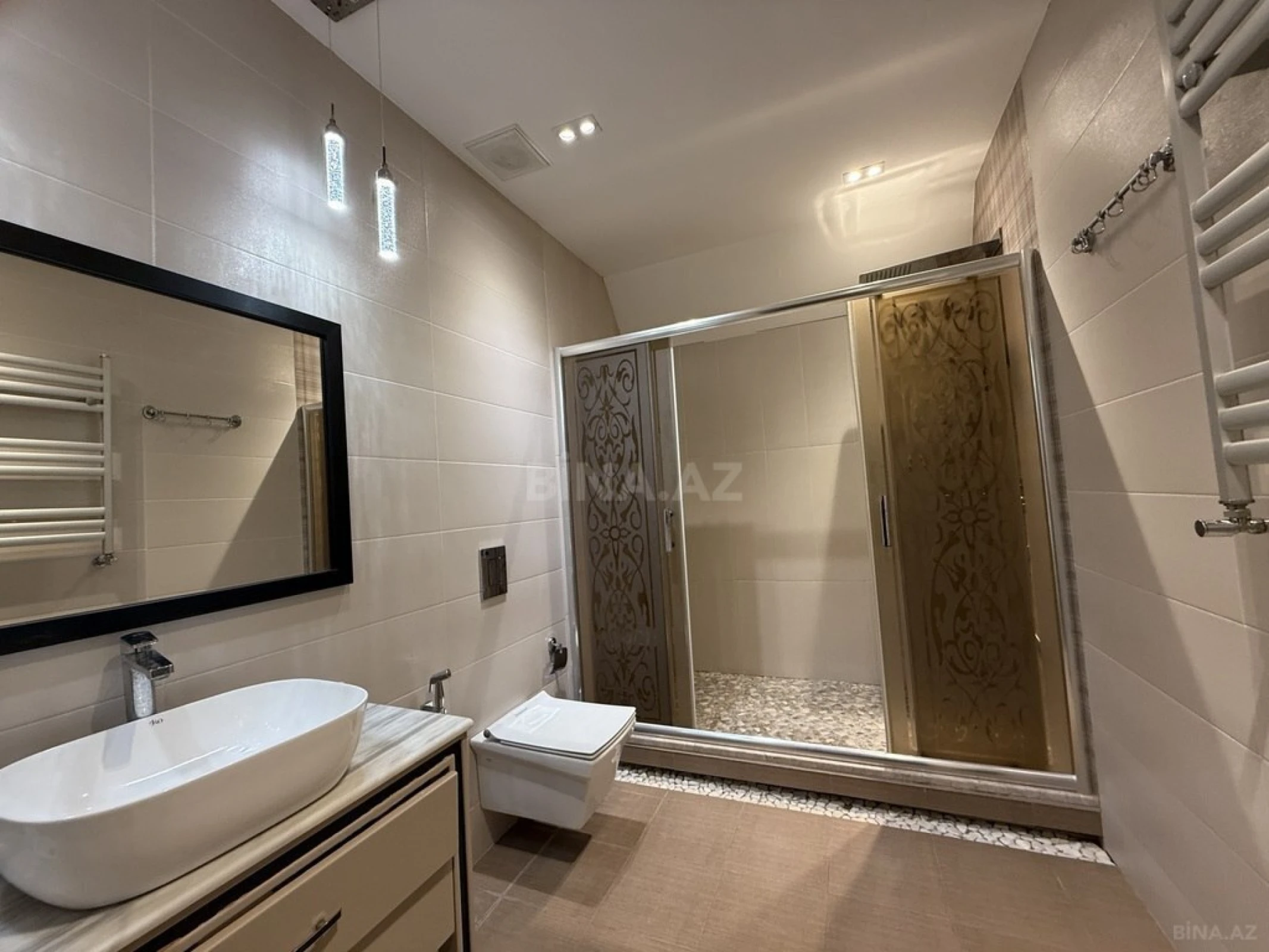 Satılır 8 otaqlı həyət evi 500 m²