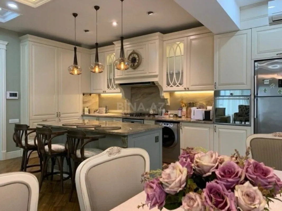 Kirayə verilir 2 otaqlı mənzil 80 m²