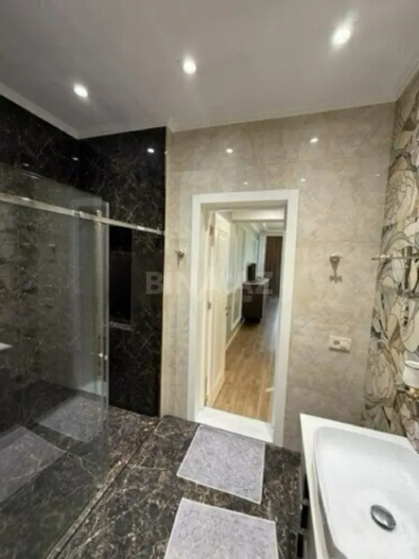 Kirayə verilir 2 otaqlı mənzil 80 m²