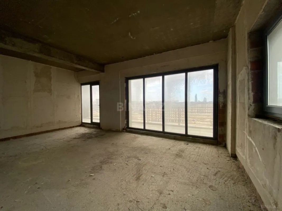 Satılır 3 otaqlı mənzil 157 m²