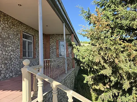 Satılır 4 otaqlı həyət evi 172 m²