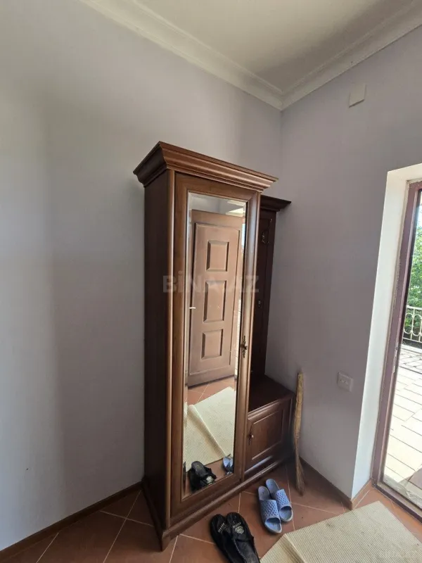 Satılır 4 otaqlı həyət evi 172 m²