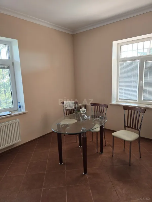 Satılır 4 otaqlı həyət evi 172 m²