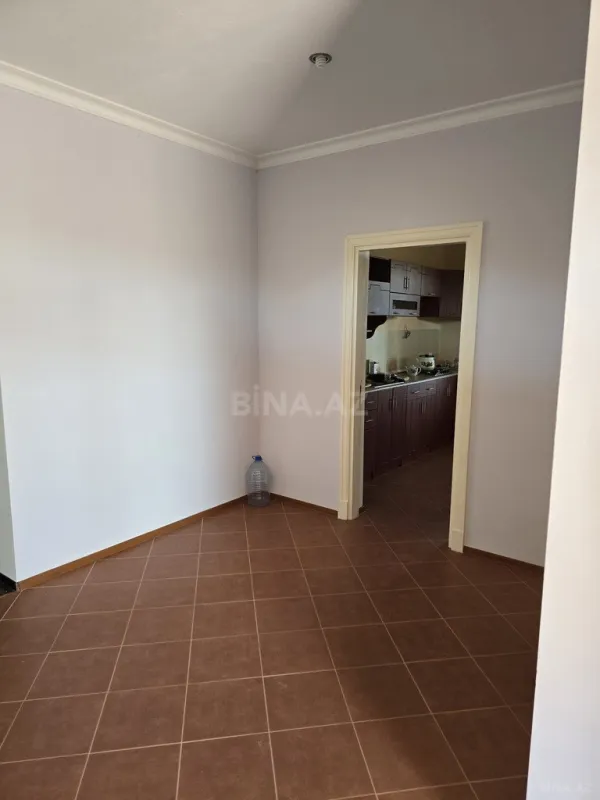 Satılır 4 otaqlı həyət evi 172 m²