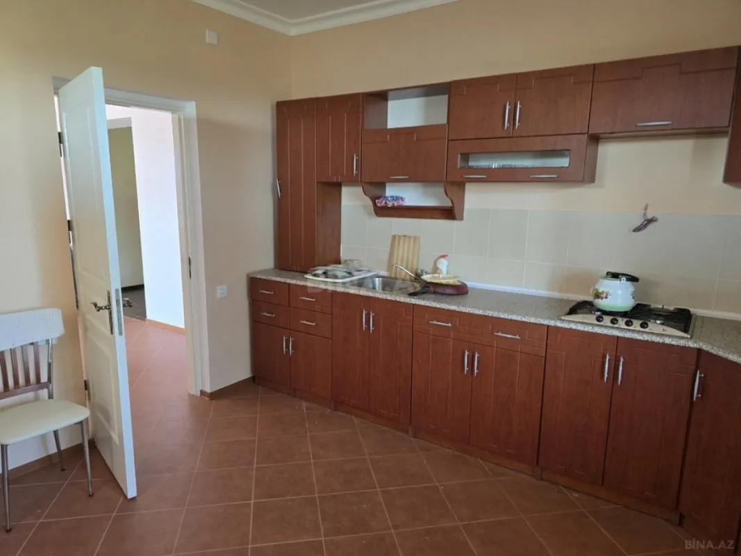 Satılır 4 otaqlı həyət evi 172 m²