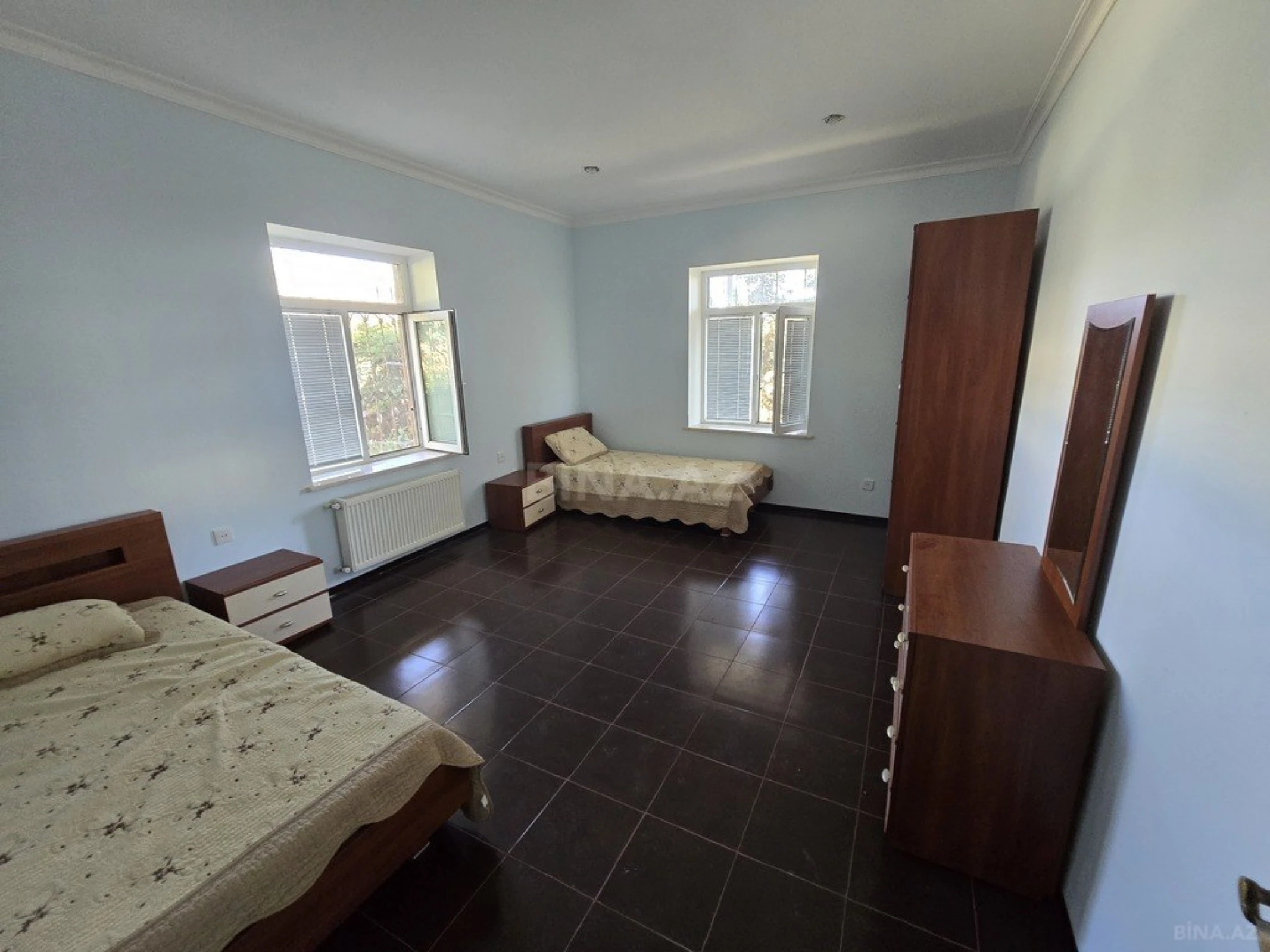 Satılır 4 otaqlı həyət evi 172 m²