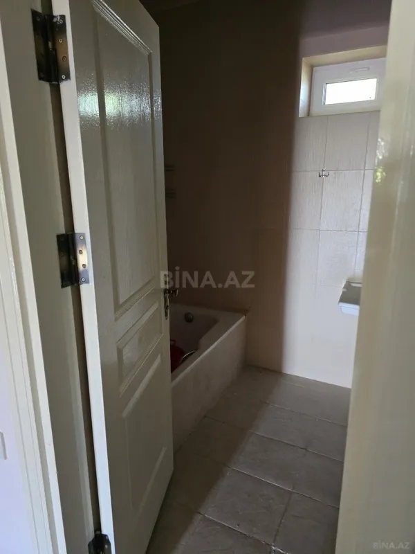 Satılır 4 otaqlı həyət evi 172 m²