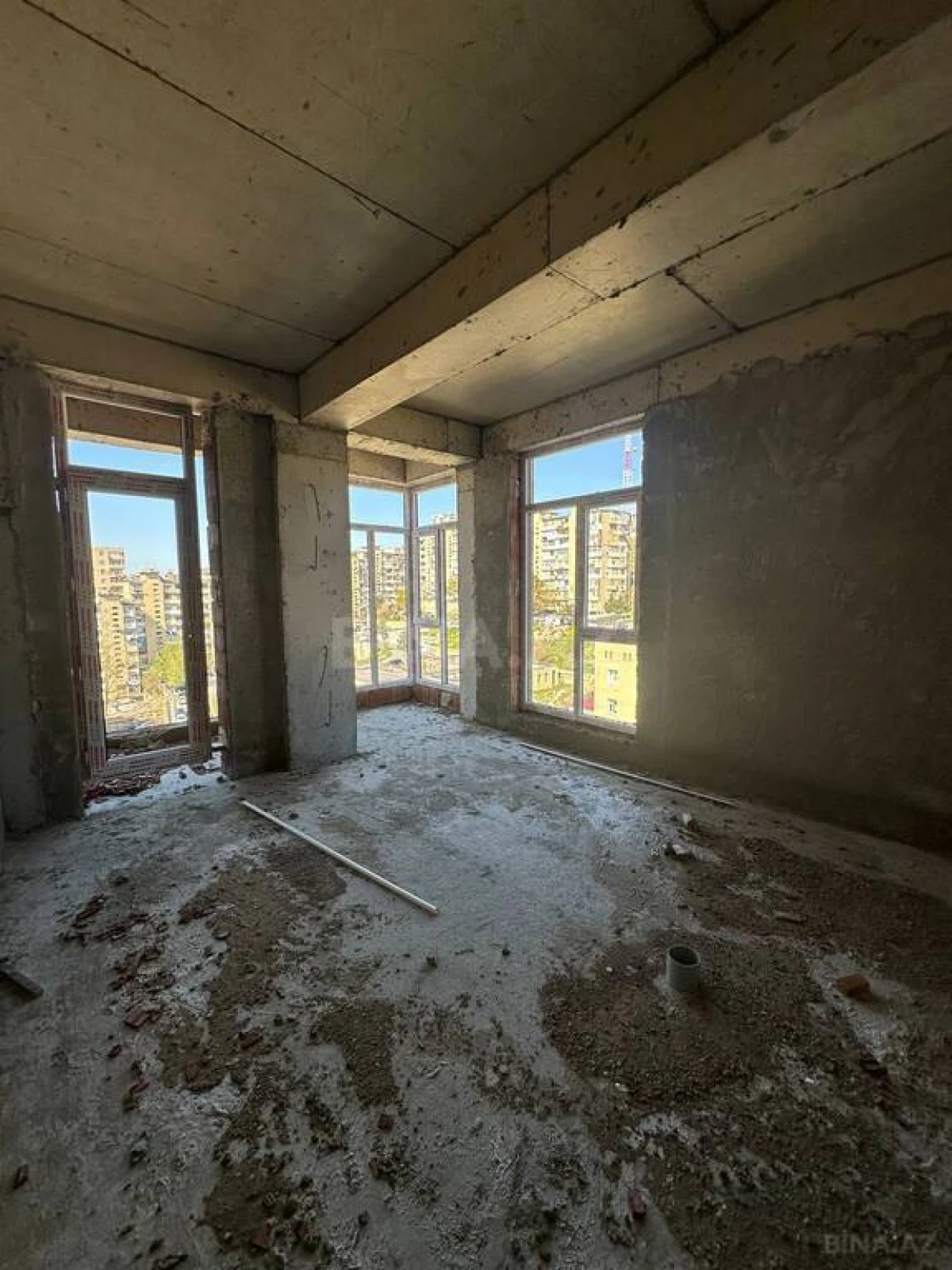 Satılır 2 otaqlı mənzil 82.1 m²