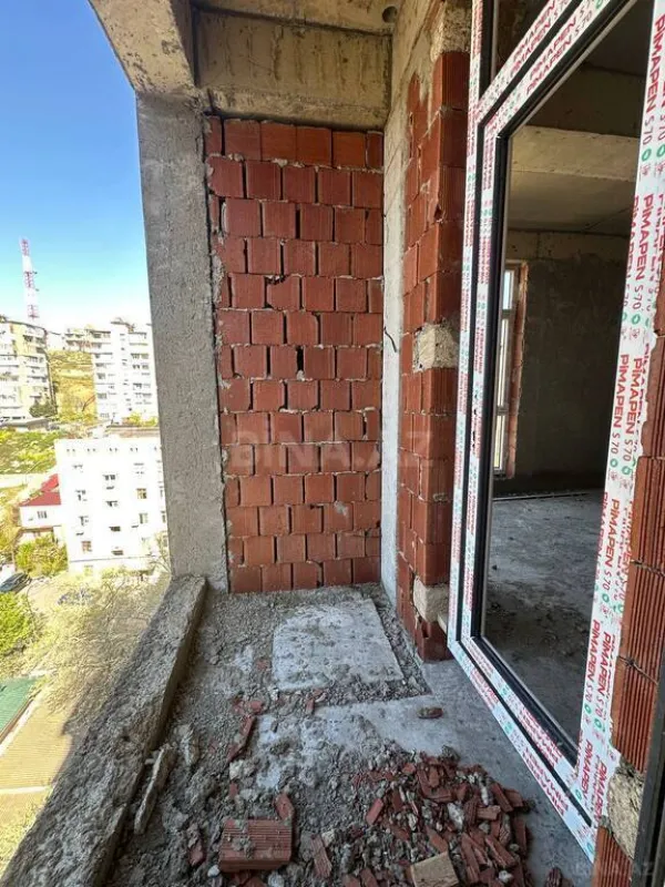 Satılır 2 otaqlı mənzil 82.1 m²