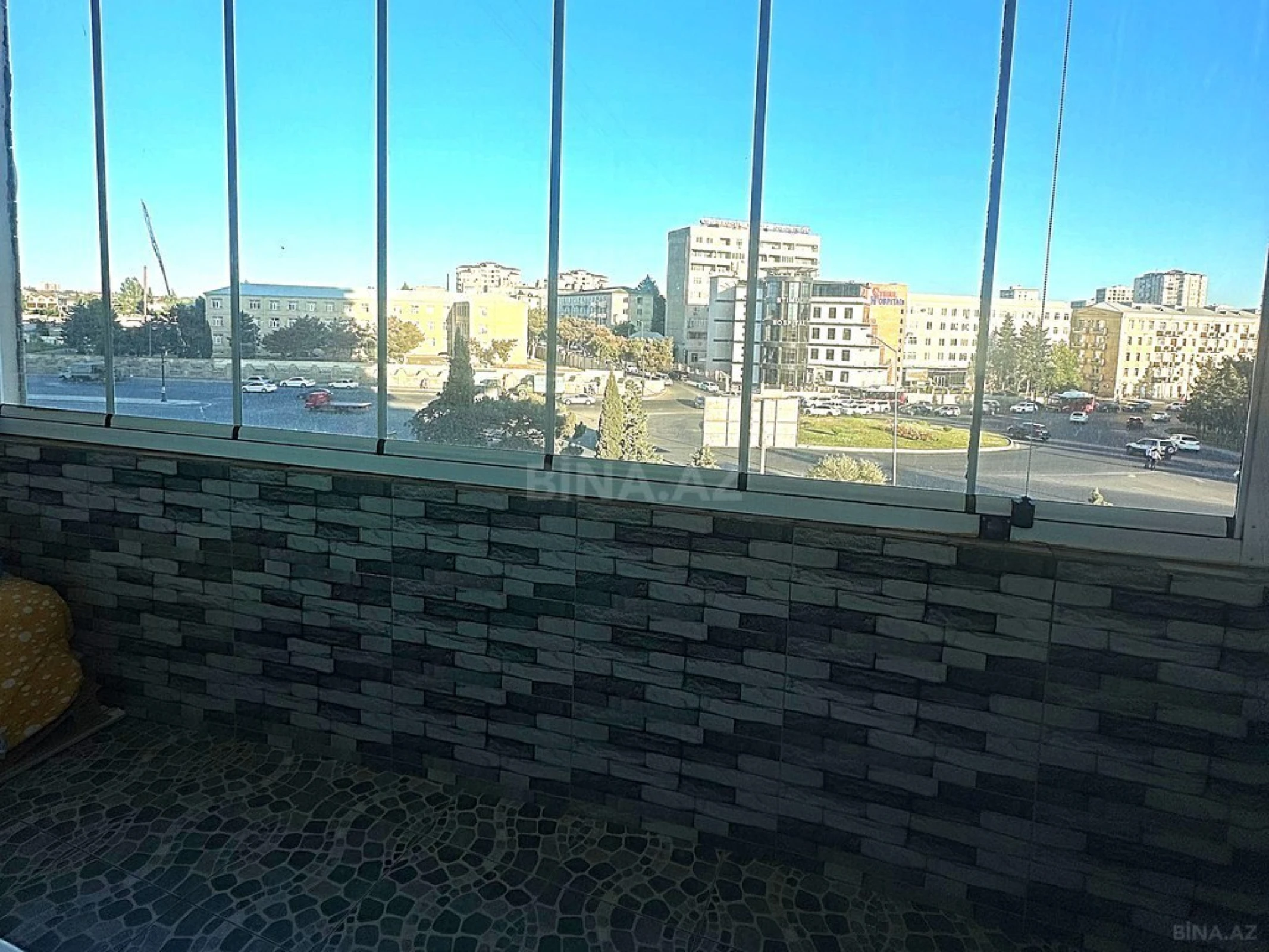 Satılır 3 otaqlı mənzil 156 m²