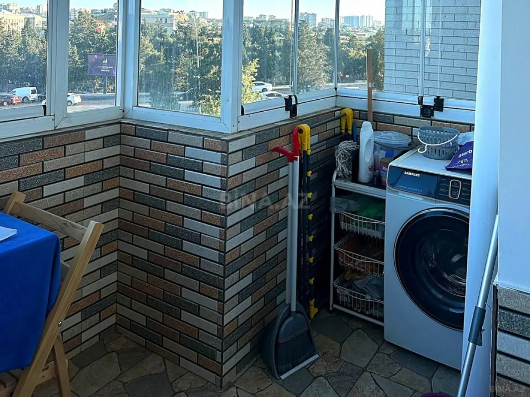 Satılır 3 otaqlı mənzil 156 m²