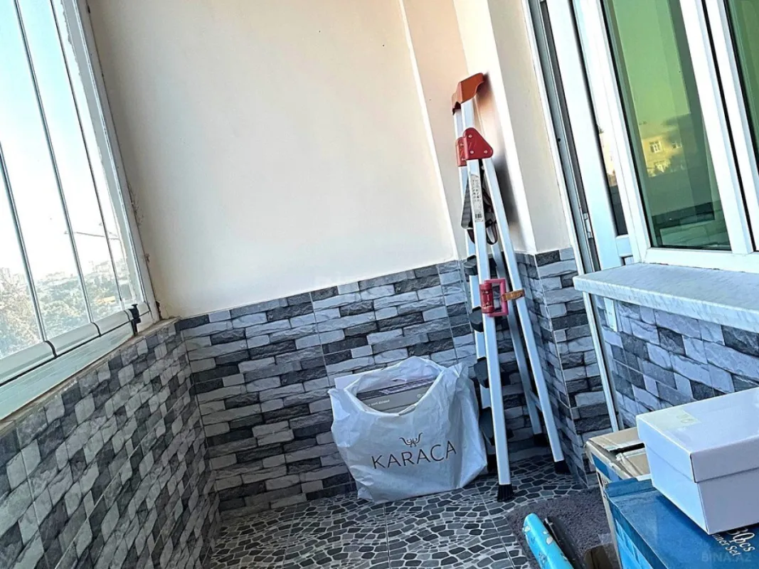 Satılır 3 otaqlı mənzil 156 m²