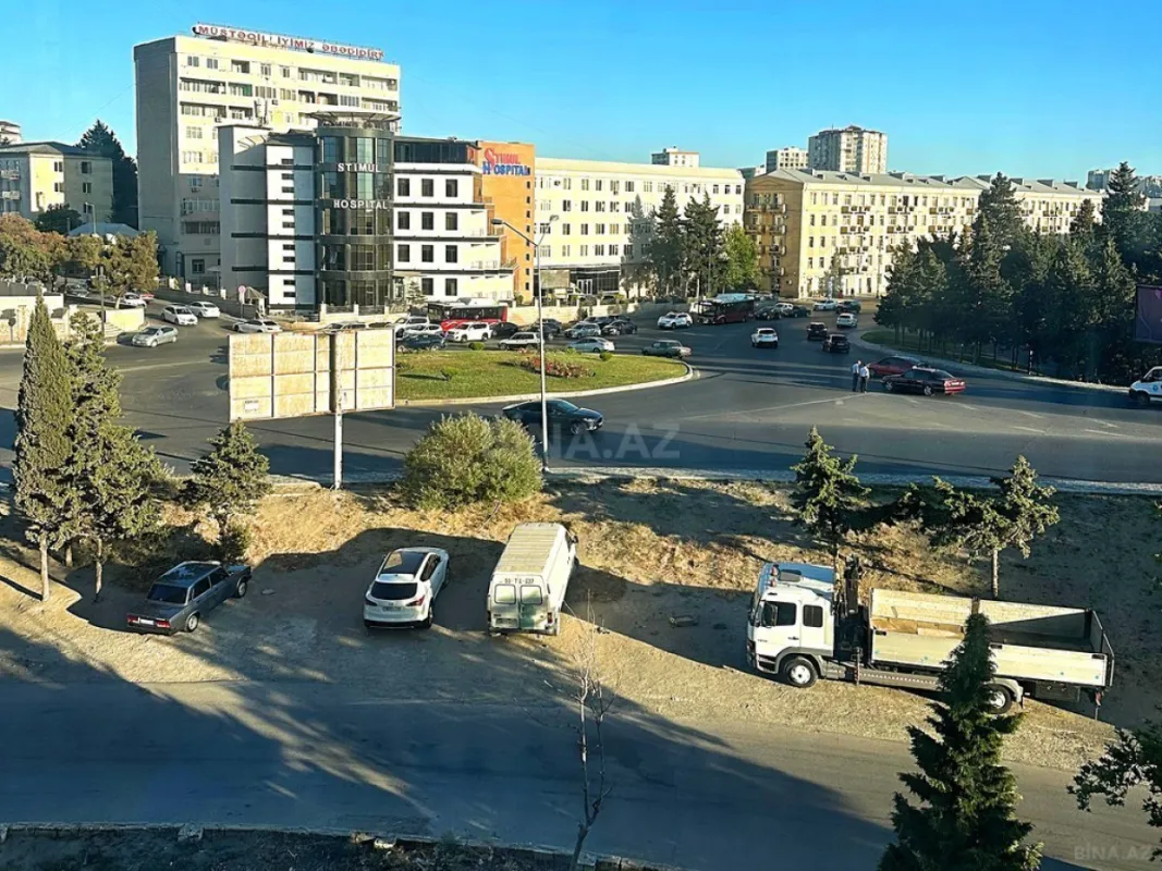 Satılır 3 otaqlı mənzil 156 m²