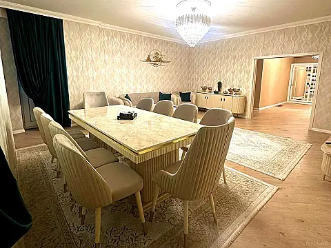 Satılır 3 otaqlı mənzil 156 m² — Bakı, Bakıxanov 3 otaq 156.00 m²