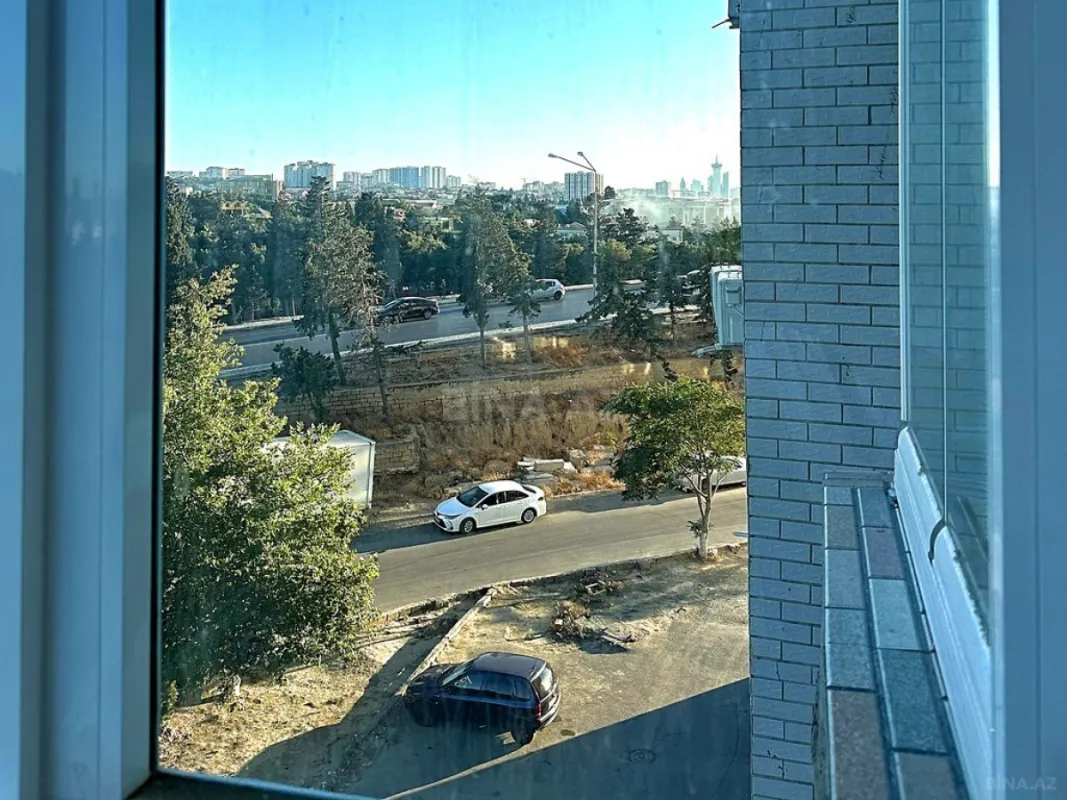 Satılır 3 otaqlı mənzil 156 m²