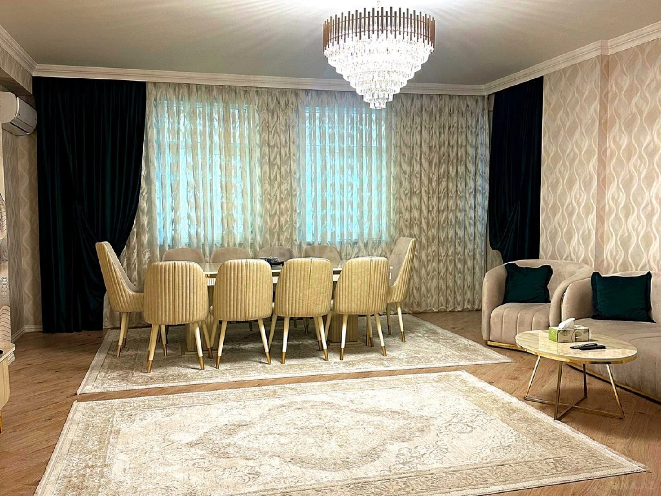 Satılır 3 otaqlı mənzil 156 m²