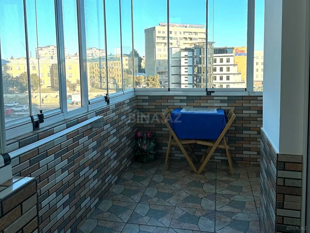 Satılır 3 otaqlı mənzil 156 m²