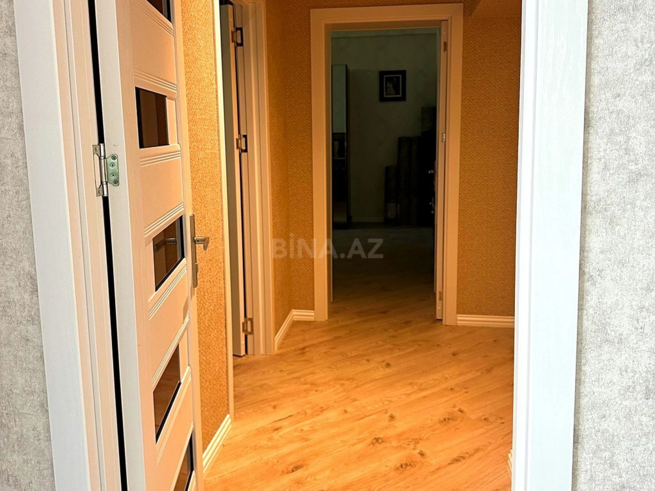 Satılır 3 otaqlı mənzil 156 m²
