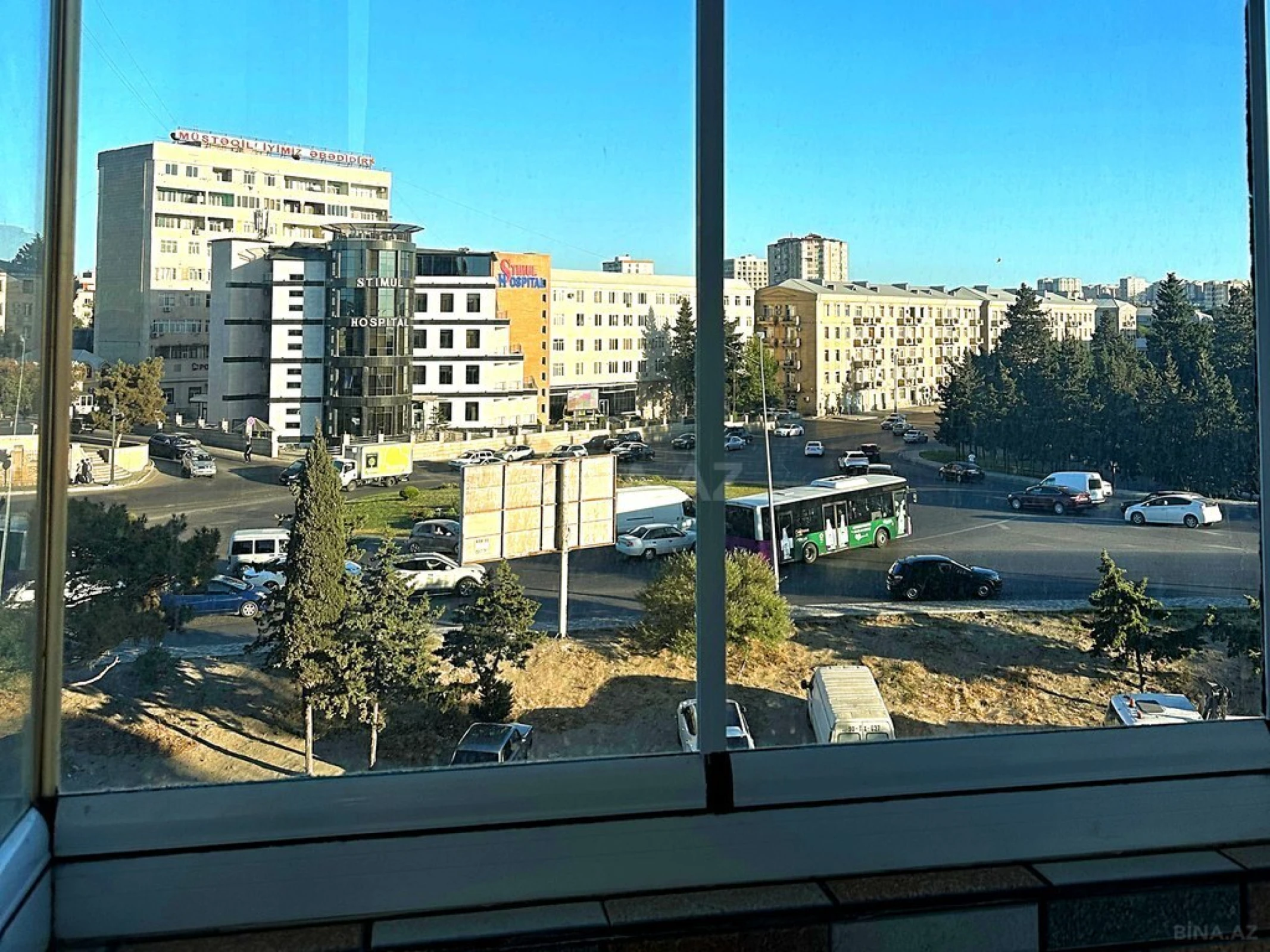 Satılır 3 otaqlı mənzil 156 m²