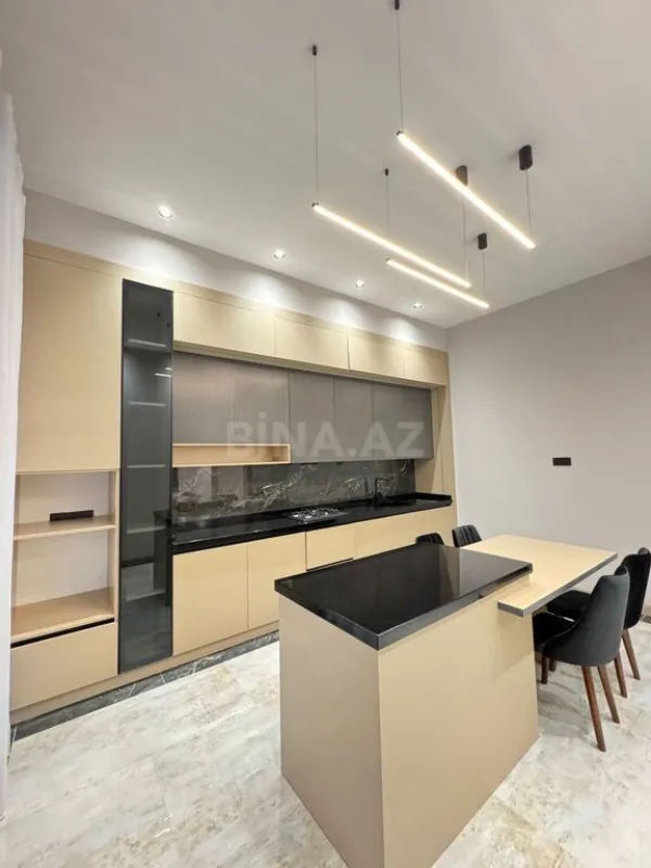 Satılır 5 otaqlı həyət evi 220 m²