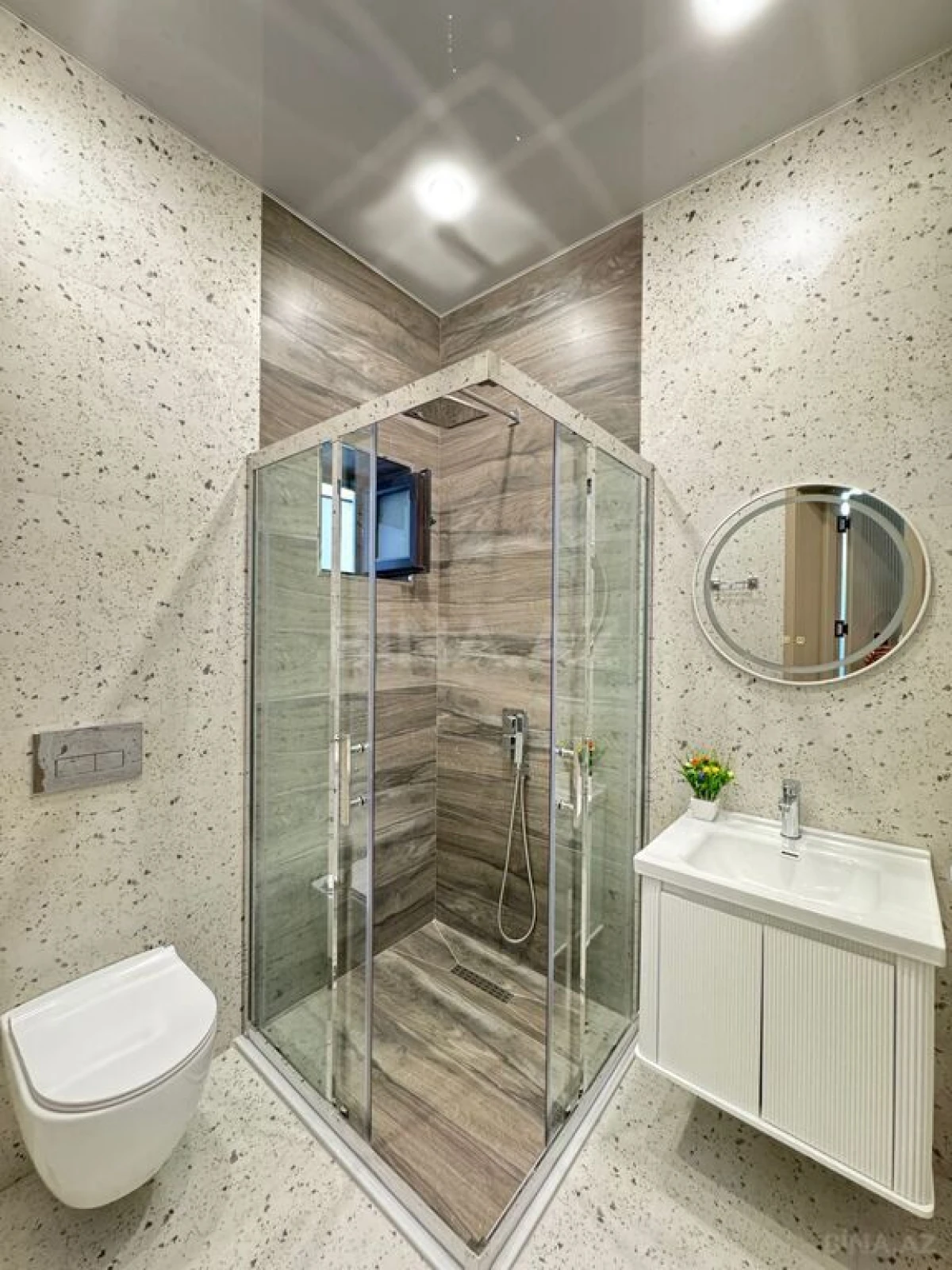 Satılır 5 otaqlı həyət evi 220 m²