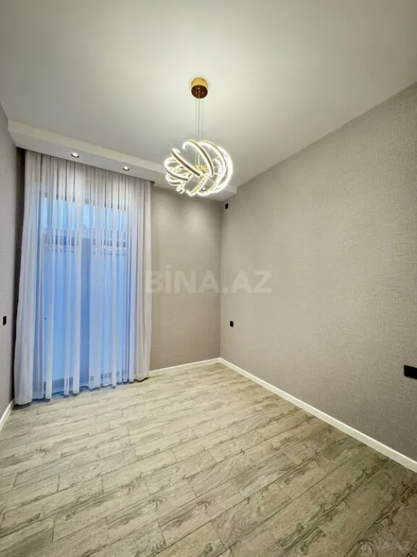 Satılır 5 otaqlı həyət evi 220 m²