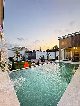 Satılır 5 otaqlı həyət evi 220 m²