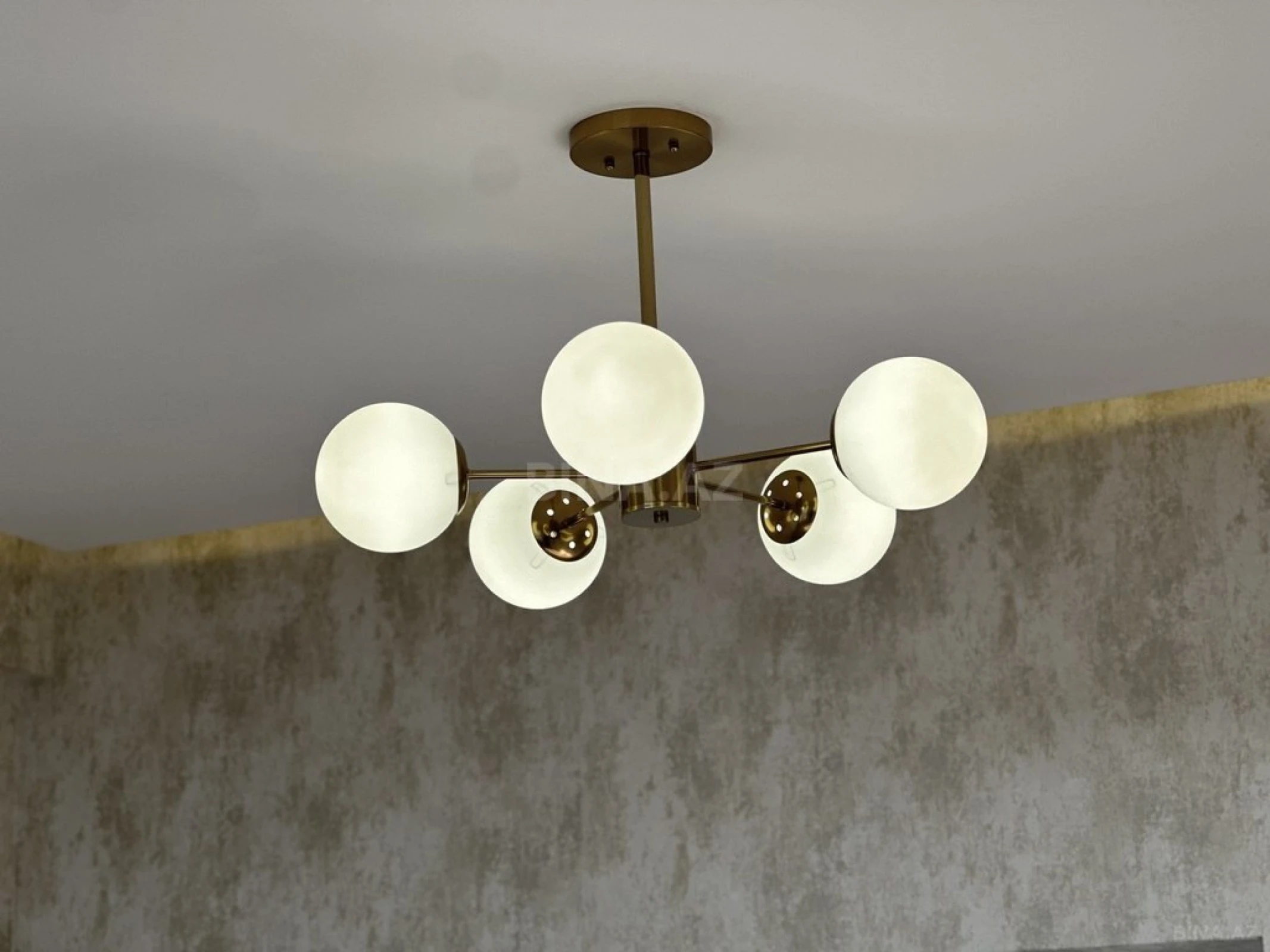 Satılır 3 otaqlı mənzil 84 m²