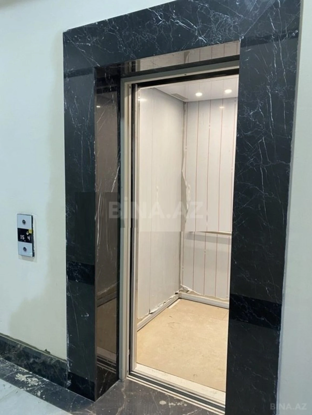 Satılır 2 otaqlı mənzil 75 m²